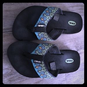 Women Teva flipflops